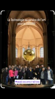La TSTI2D2 à la découverte du musée des Arts et Métiers autour dubpendule de Foucault et devant l’avion de Clément Adler.#sti2d
