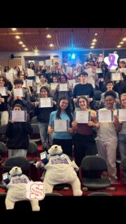 Cérémonie de remise des attestations de bénévolat. 107 bénévoles ont collecté plus de 4400 euros au profit de notre partenaire la fondation recherche Alzheimer ! Un grand bravo à eux pour leur engagement qui contribue à faire progresser la recherche pour combattre la maladie.#academieversailles #engagement