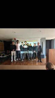 Bravo aux élèves ayant participé au concours « Un futur sans arme » et qui ont remporté le prix de la meilleur vidéo, remis en mains propres par le Recteur de l’Académie de Versailles, Monsieur Champion. A ce titre une subvention de 700 euros à  été attribuée pour les prochains projets  du CVL🙏😊💪