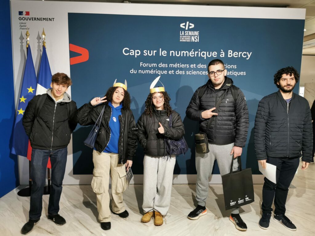 Les élèves de NSI plongent au cœur du numérique à Bercy
